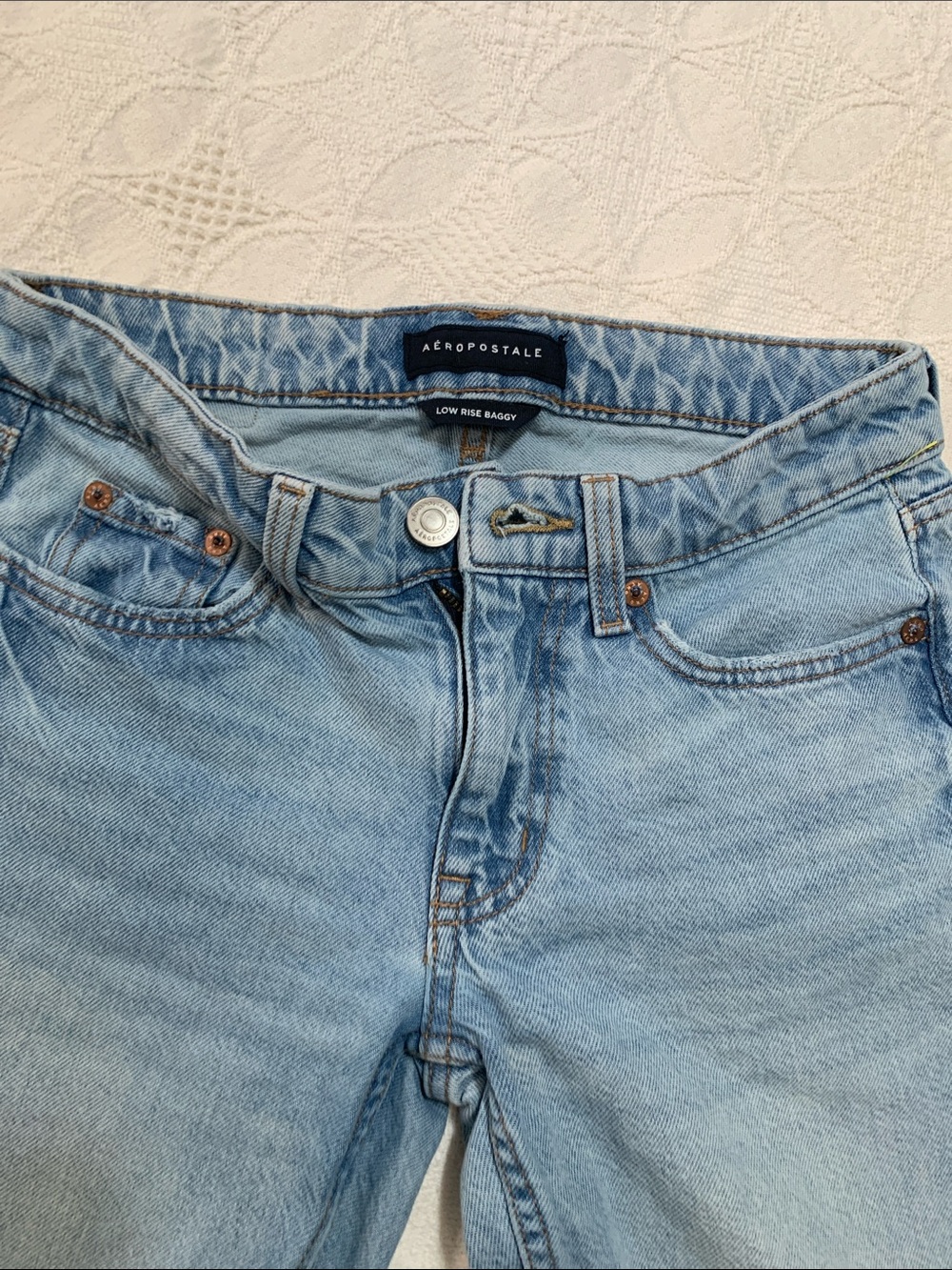 Aeropostale Light Wash Low-Rise Baggy Jeans